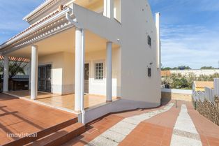Moradia T4 c/ cave, r/c e 1º piso em lote c/ 402 m2 - renovada - Grande imagem: 5/60