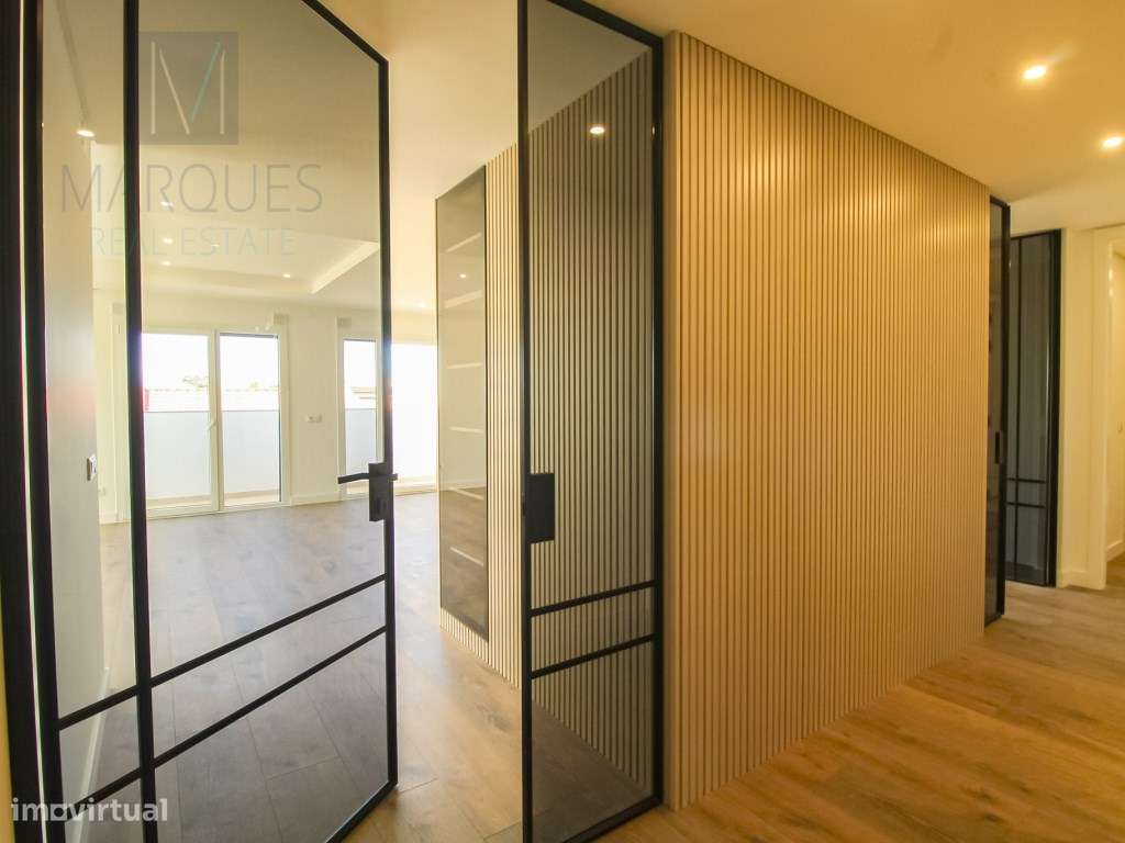 Apartamento T3 com Parqueamento e Arrecadação na Quinta do Desembar...-13