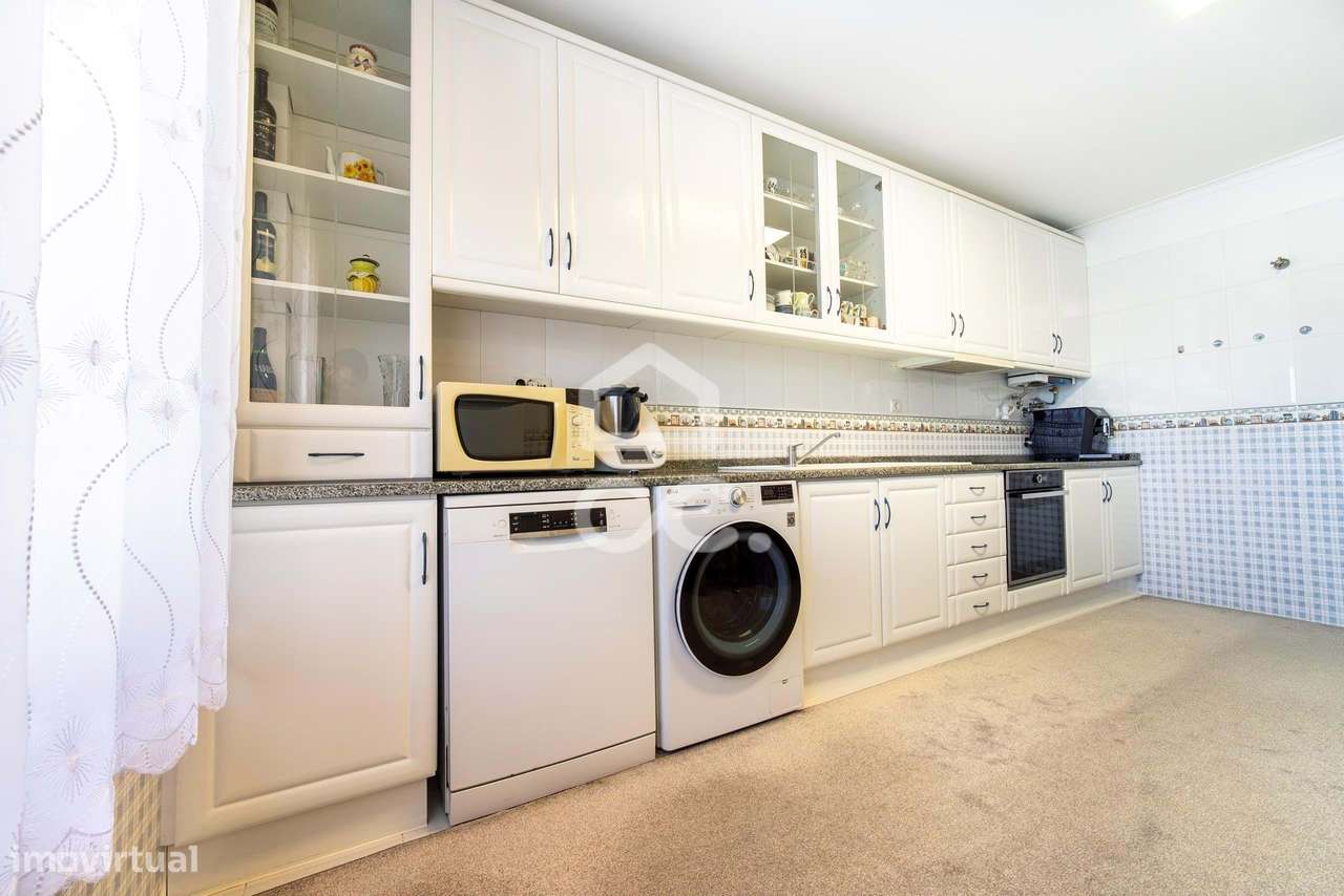 Apartamento T2 no Centro de Cacém-6