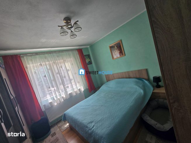 Apartament cu 3 camere  etajul 1 de vanzare in Fagaras-0