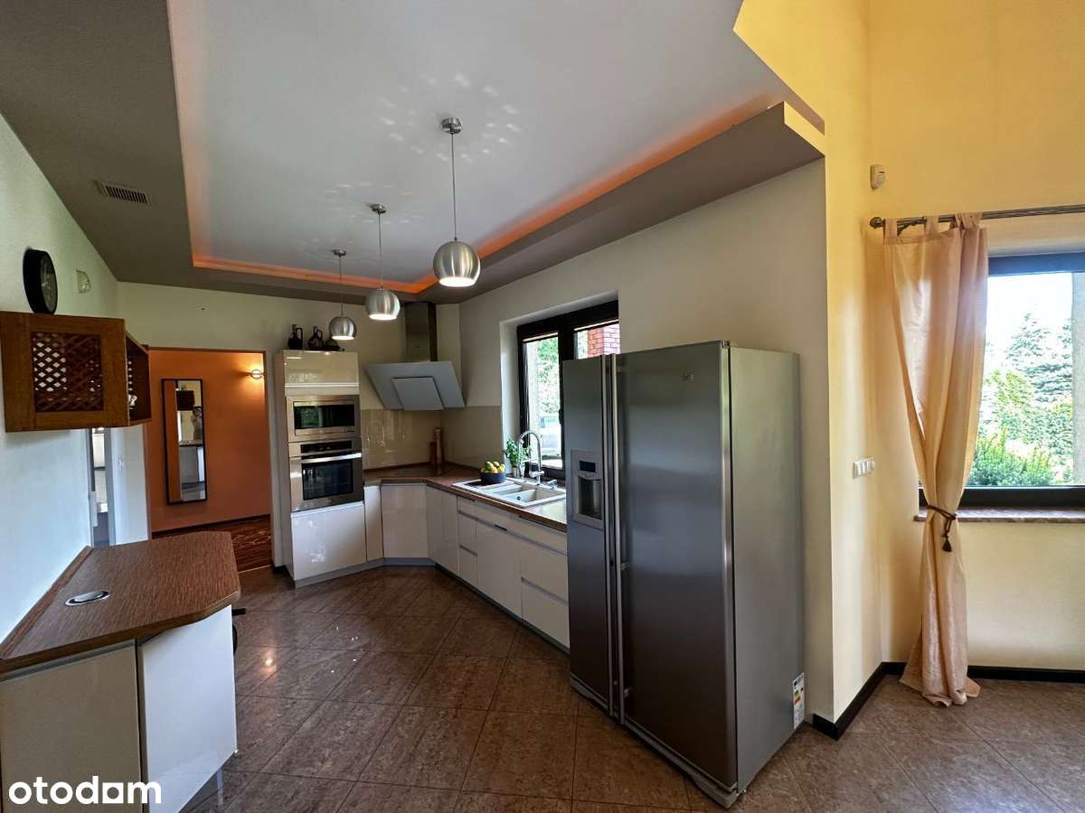 Rezydencja na pięknej, dużej działce w Krzywcu.-7