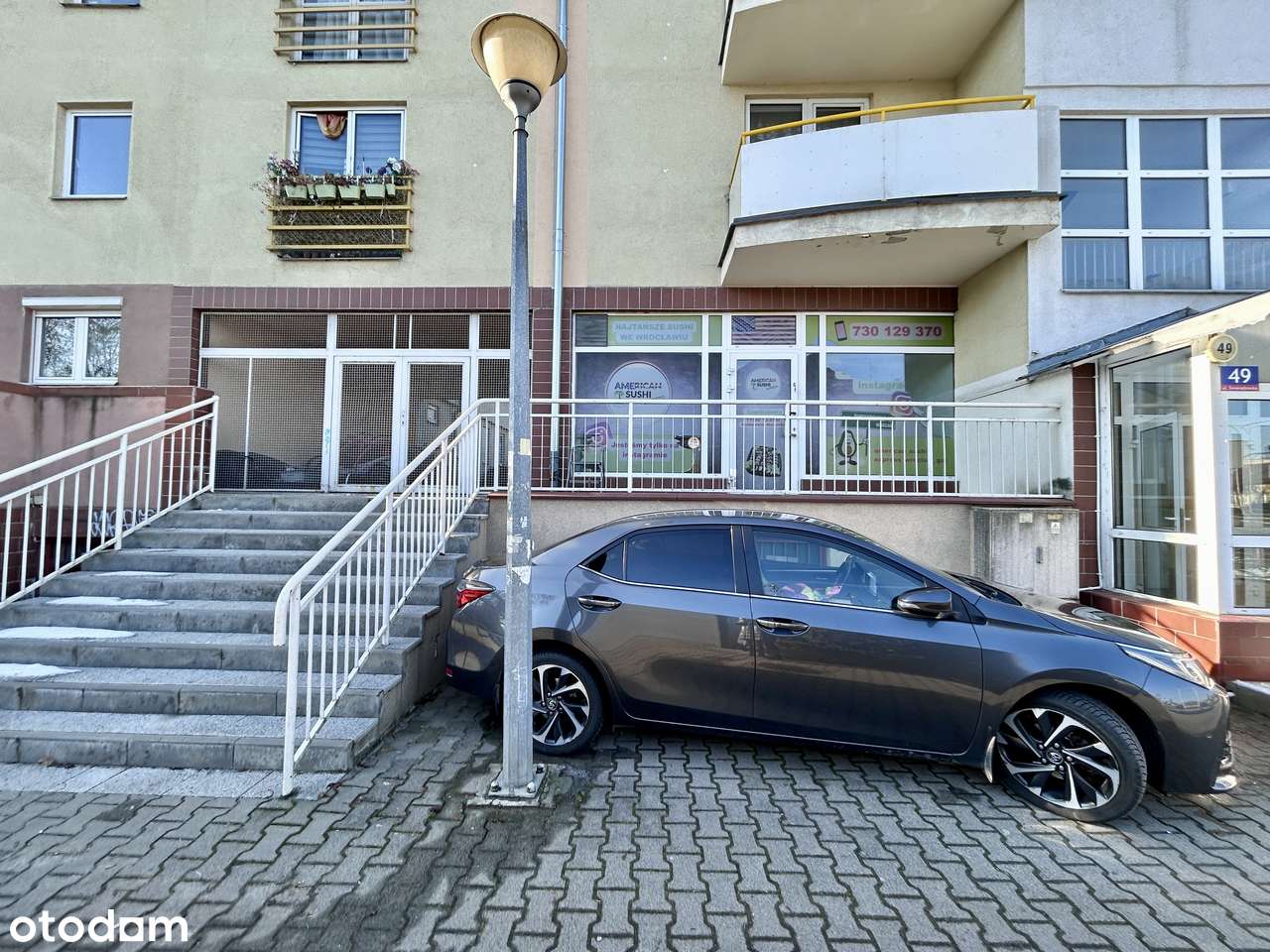 lokal z witryną przy centrum handlowym | darmowy parking | duży ruch - Pełny obrazek: 2/7