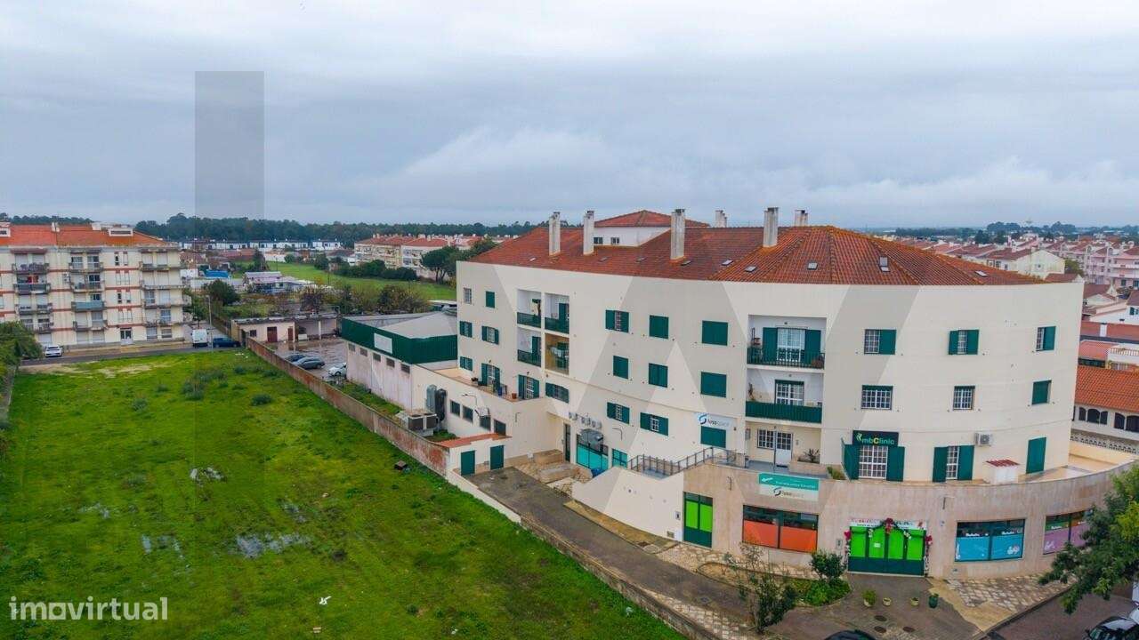 T2 de 145m2 com Varanda, Arrecadação e Parqueamento Exterior | Totalme - Grande imagem: 4/44