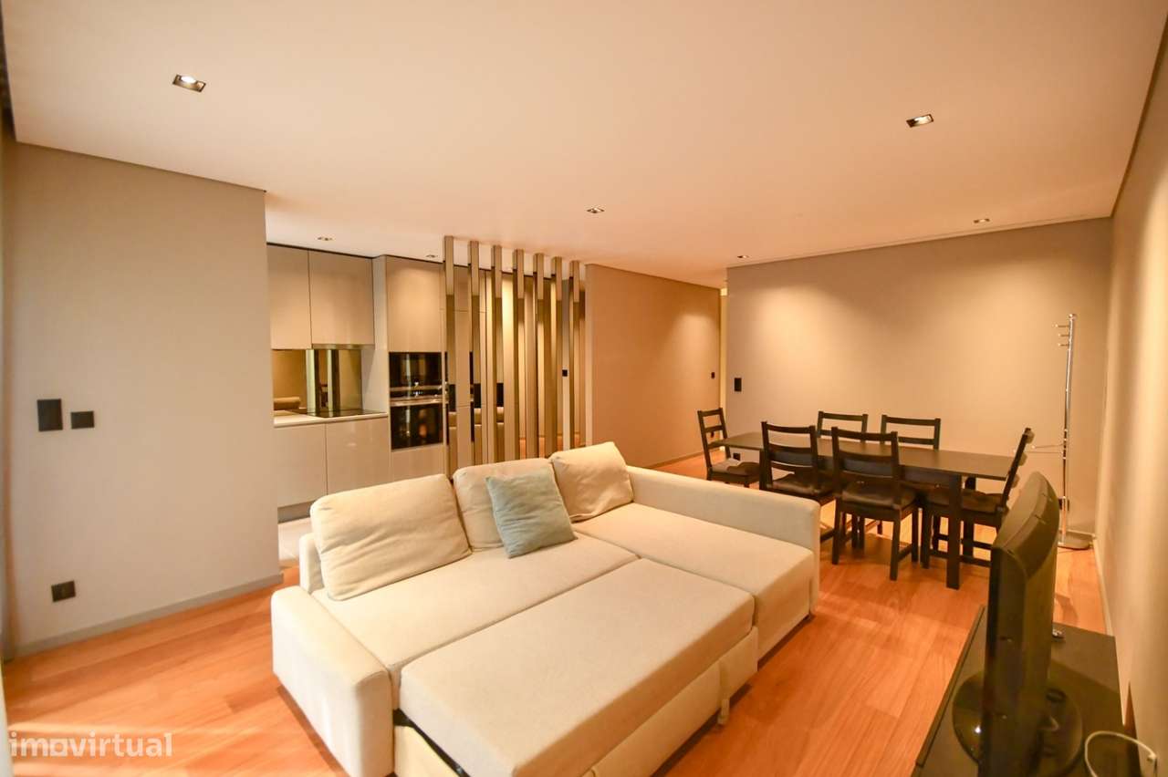 T1 c/ varanda na Av. Brasil na Foz do Douro - Grande imagem: 4/23