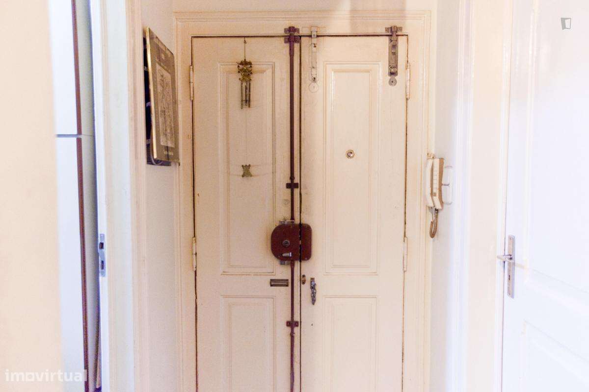 Quarto - localizado em Penha de França Lisbon - Grande imagem: 2/7