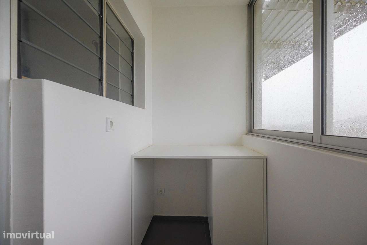 Apartamento T2 Remodelado - Urbanização de Vila D´Este - Vila...-9