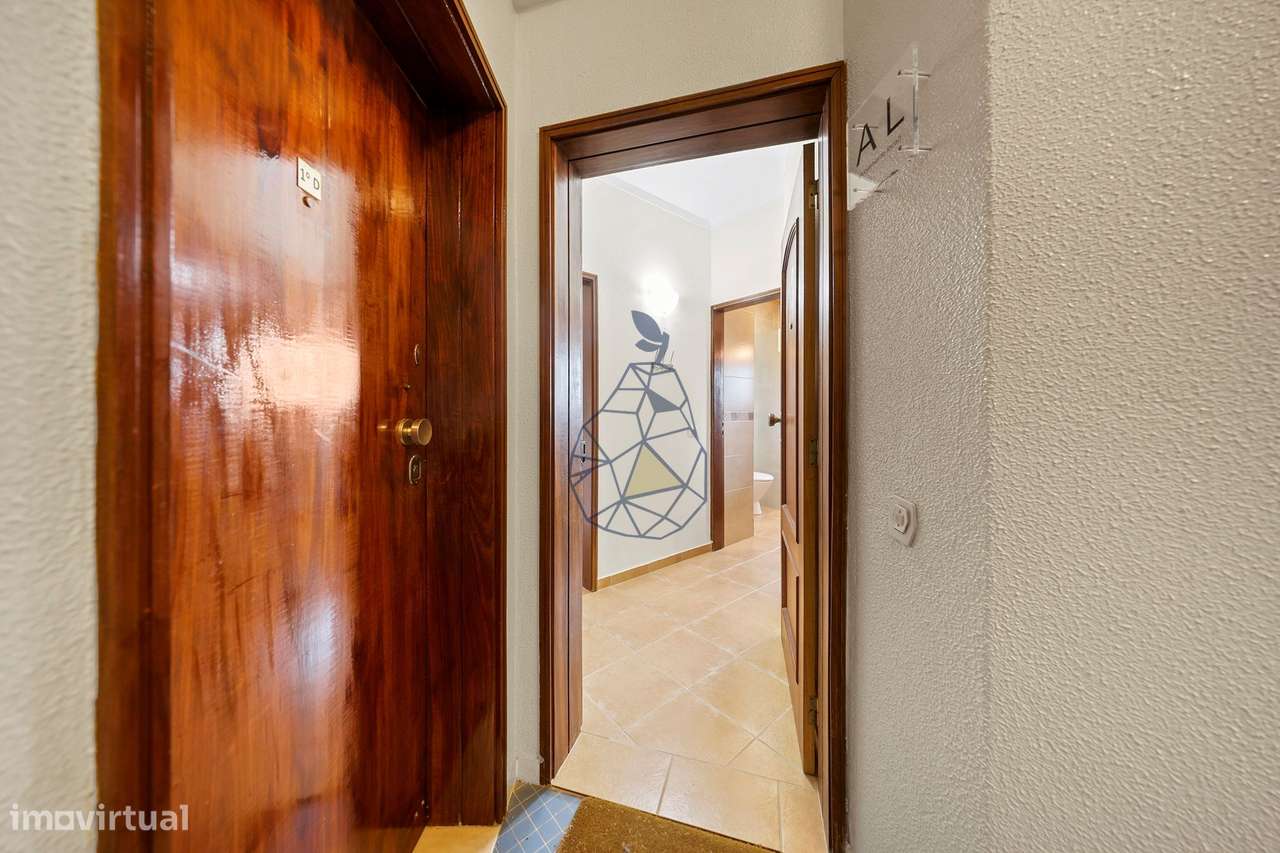 Apartamento T1 Renovado a dois passos do Areal da Praia da Rocha-17