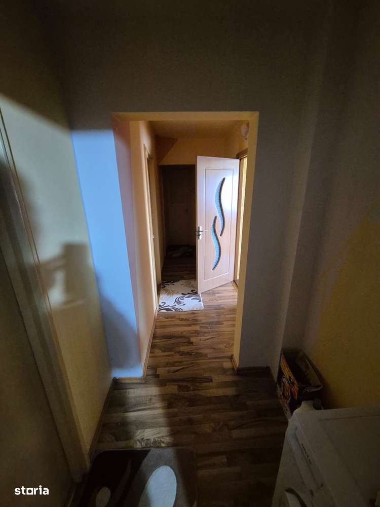 Apartament cu 4 camere, balcon/renovat recent-5