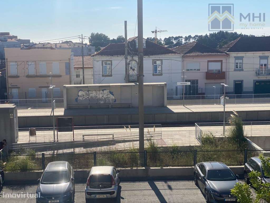 Apartamento T2 junto estação CP Valadares-12