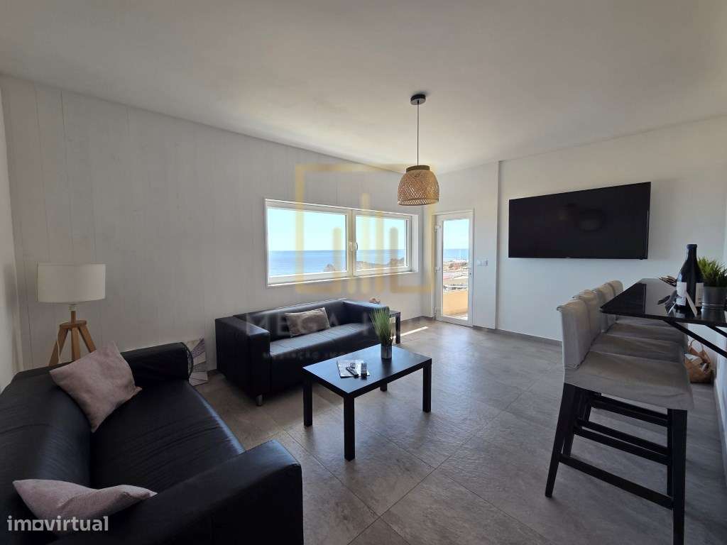 T2 renovado com vista deslumbrante para o areal da Praia da Rocha, ...-3