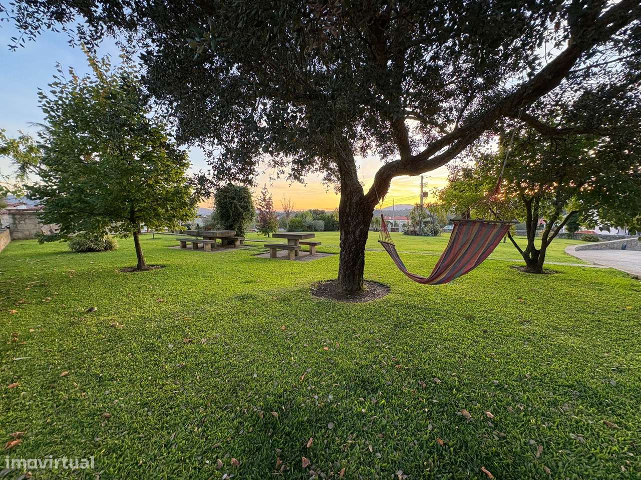 Moradia térrea T4 em pedra com 386m2 e terreno com 6.000m2, anexos. - Grande imagem: 5/56