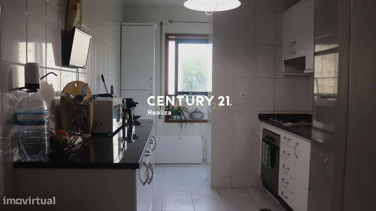 Apartamento T2 em Valongo com Garagem e Varandas-6