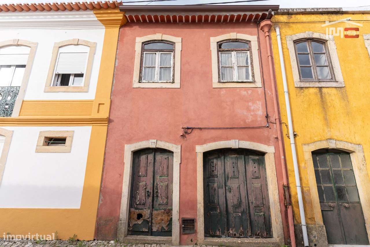 Moradia T2 com Projeto Aprovado em TOMAR já com telhado novo e isol... - Grande imagem: 5/25