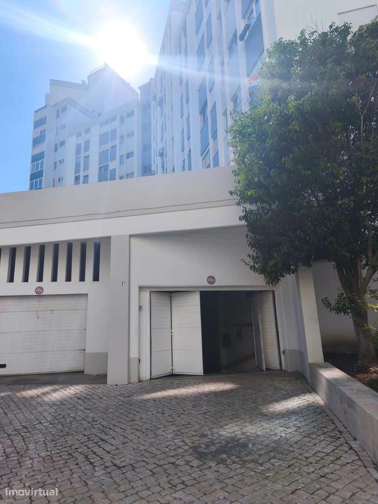 Garagem / Box Fechada à Venda – Santa Clara, Lisboa-6