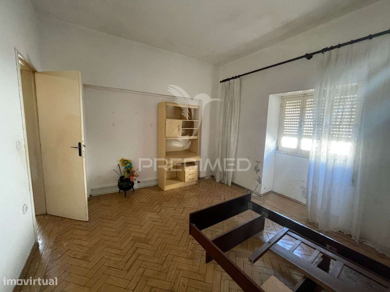 Vivenda T2 com Sótão e Terreno - Grande imagem: 4/8