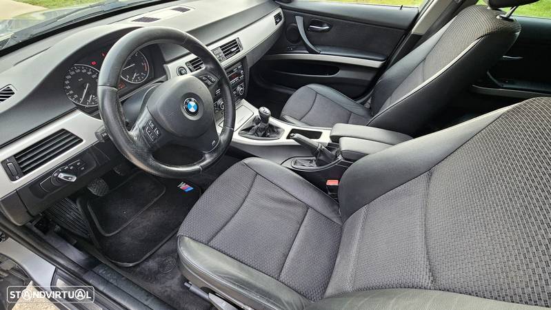 BMW 318 d Touring LifeStyle - 18