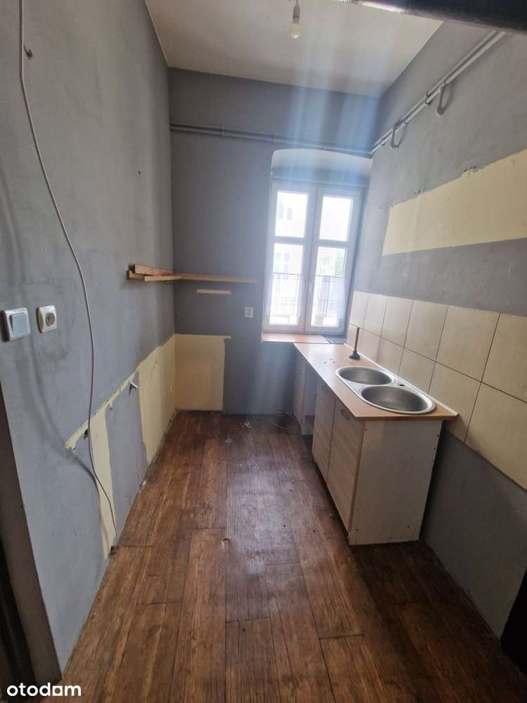 Kamienica z lokalami użytkowymi i mieszkalnymi-6