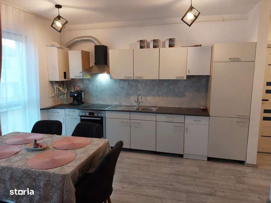 Apartament de 2 camere decomandate, 40 mp, parcare, zona Porii-0