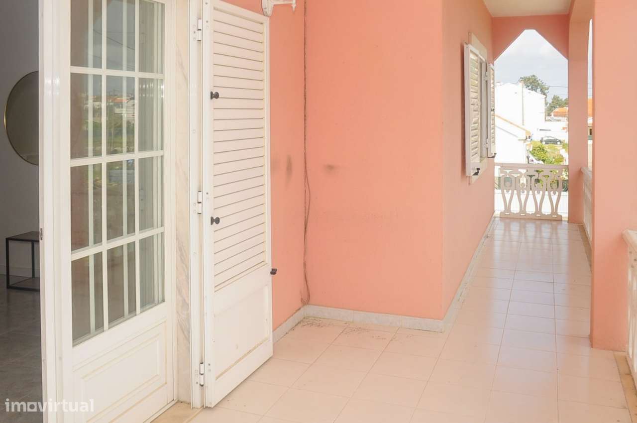 Moradia isolada de 6 assoalhadas com garagem - Zona tranquila-39