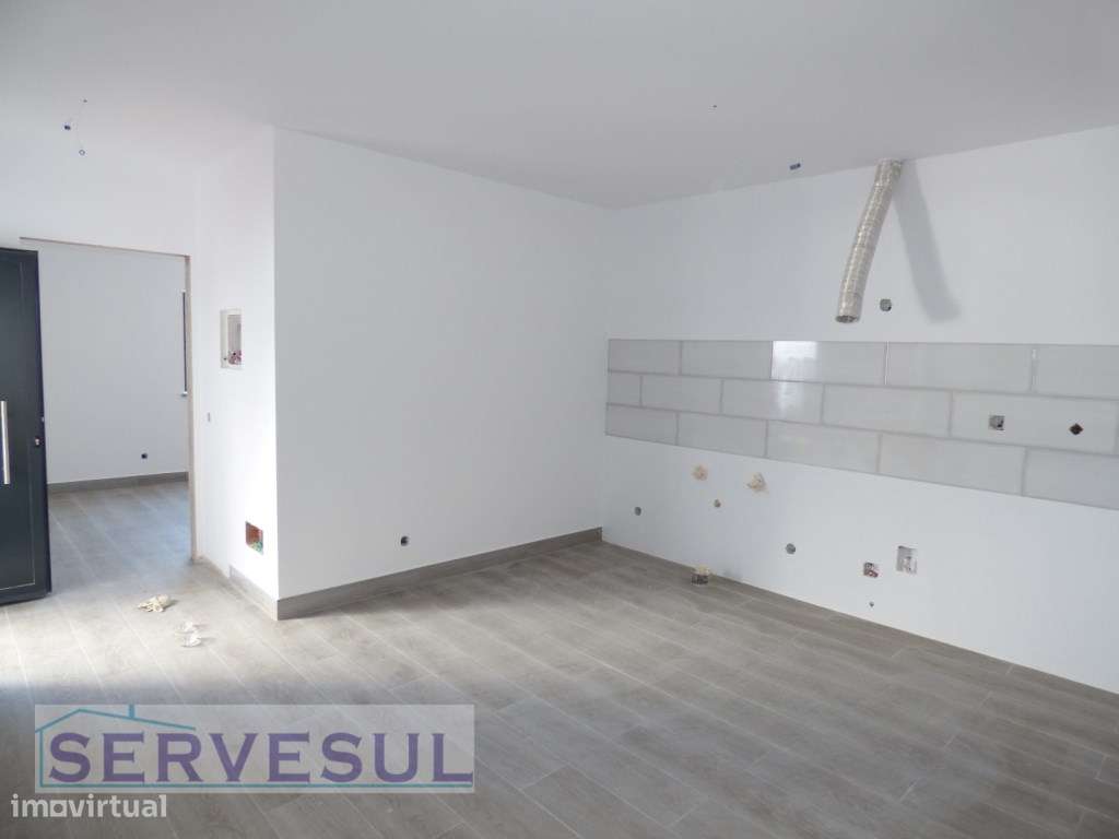 Moderna Moradia de R/C e 1º andar em fase de acabamentos, com vista... - Grande imagem: 3/33