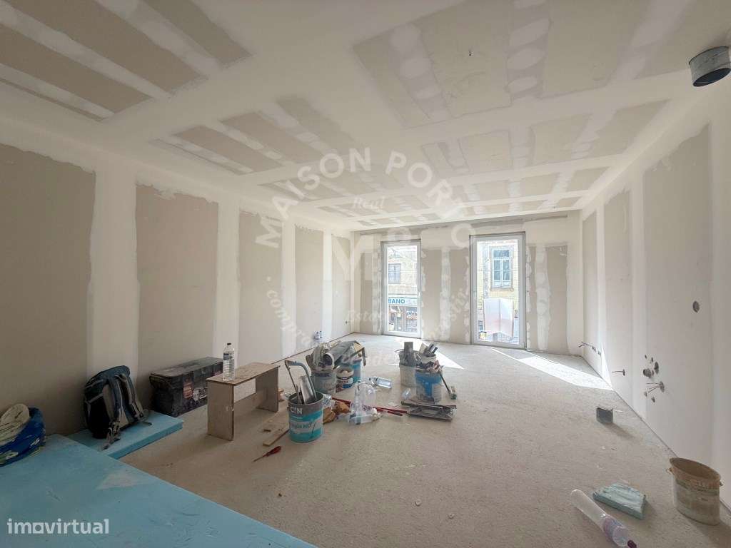 Apartamento T0 com Varanda na Rua Brito Capelo em Matosinhos - Grande imagem: 4/22