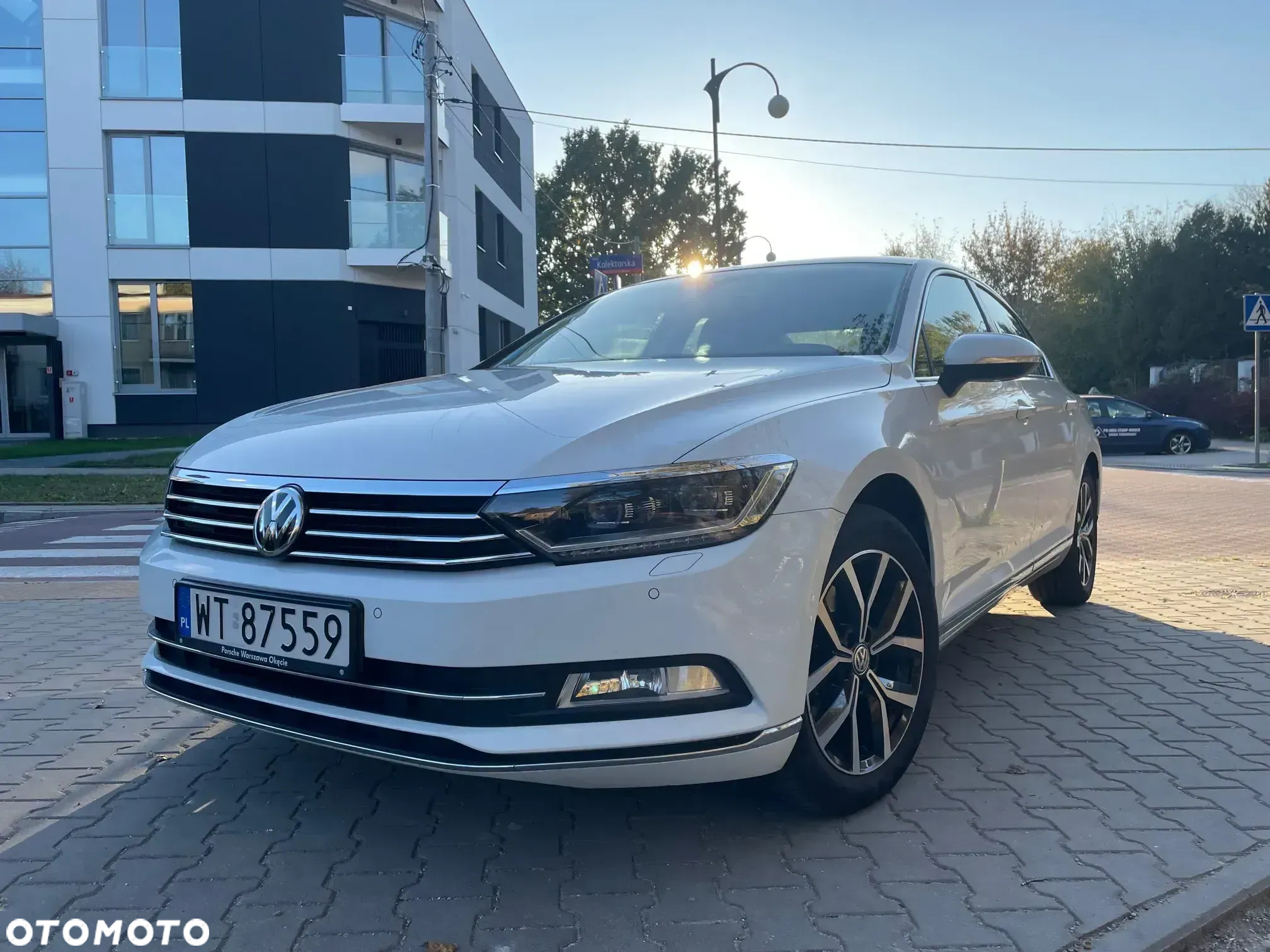 Volkswagen Passat - 4