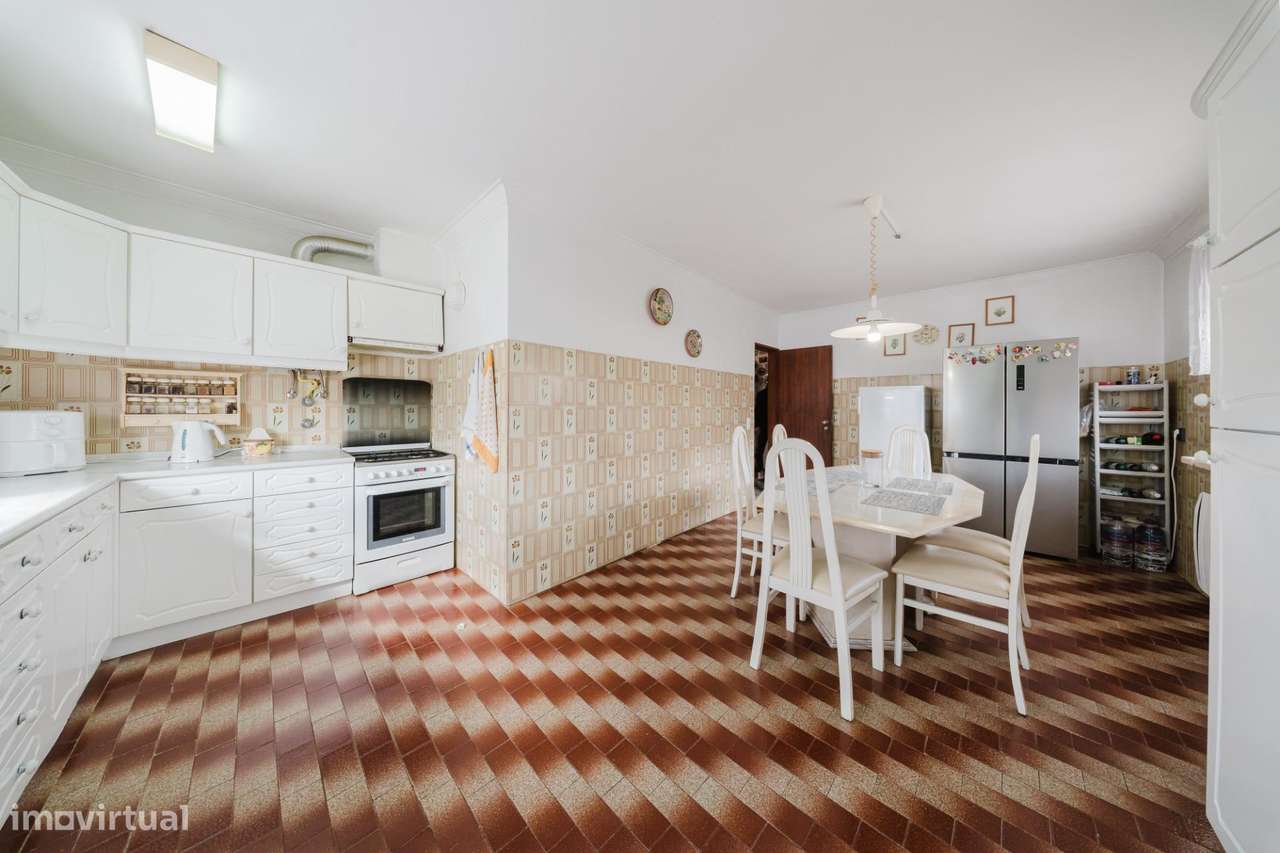 Moradia Independente T4 com Lote de 1.000 m2 em Fernão Ferro-25