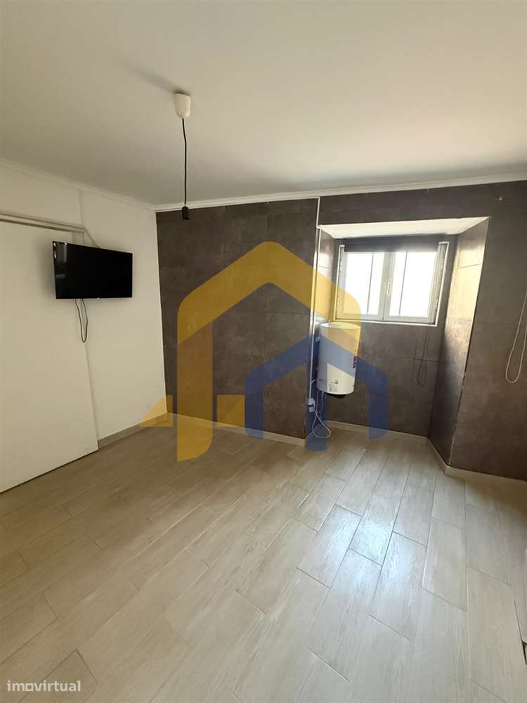 Moradia em Banda com Duas Habitações Independentes – Centro Histórico-11