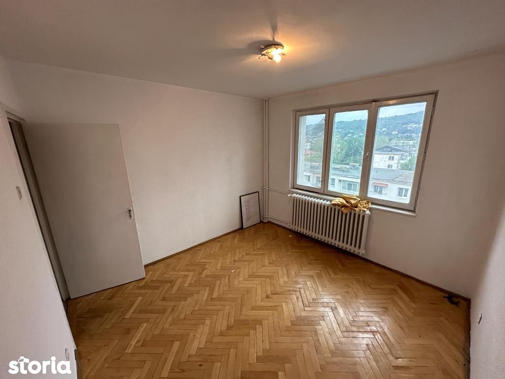 Apartament 3 camere- Alexandru cel Bun
