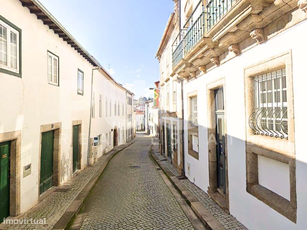 Moradia T7 em Bragança | Projeto Aprovado e Logradouro Privativo-2