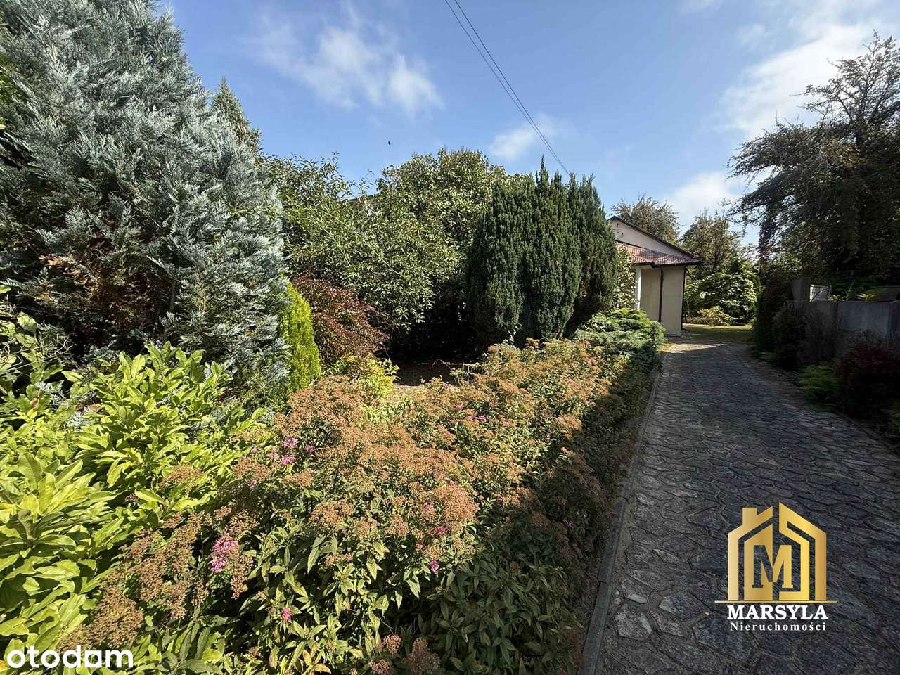 Mały dom na pięknej działce- prywatny sad, zieleń, cisza i spokój.-10