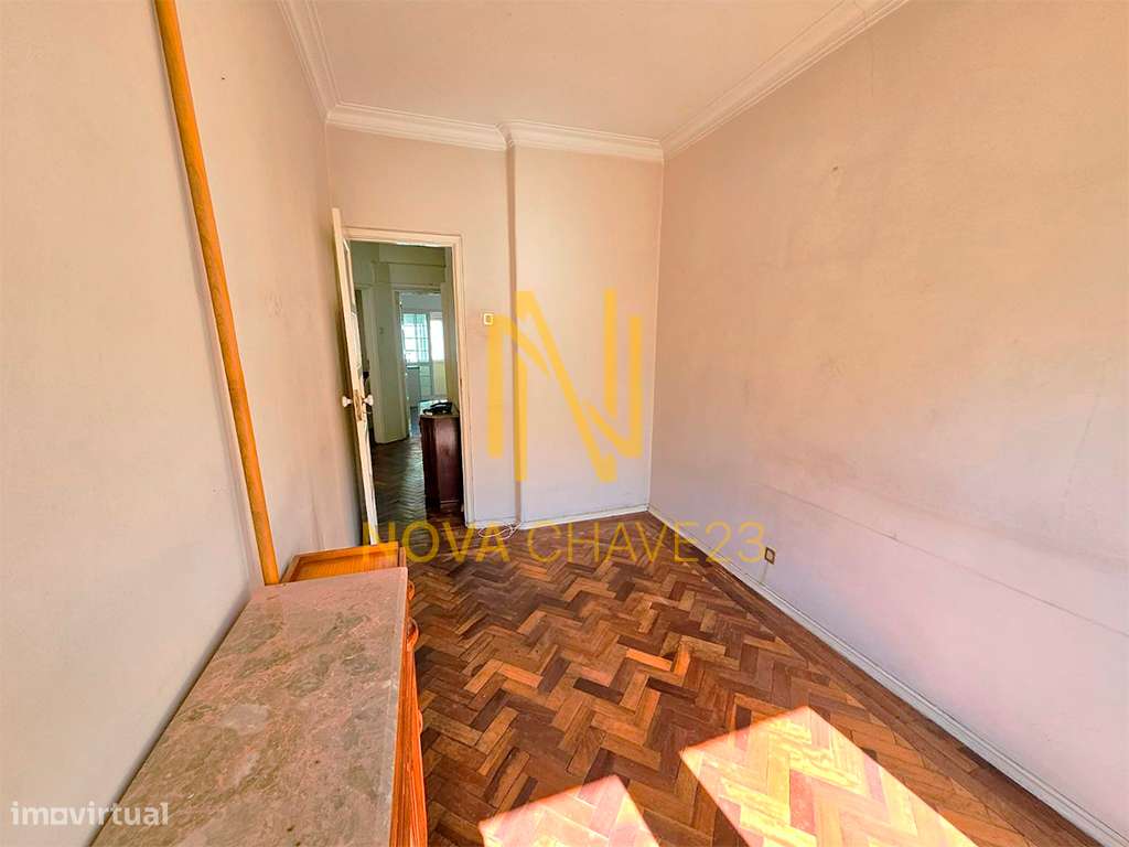 Apartamento T2 Soalheiro em São Domingos de Benfica-14