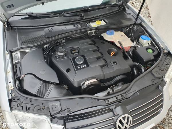 Volkswagen Passat 1.9 TDI Comfortline - 14