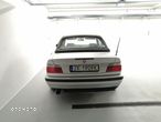 BMW Seria 3 318i Cabriolet - 12