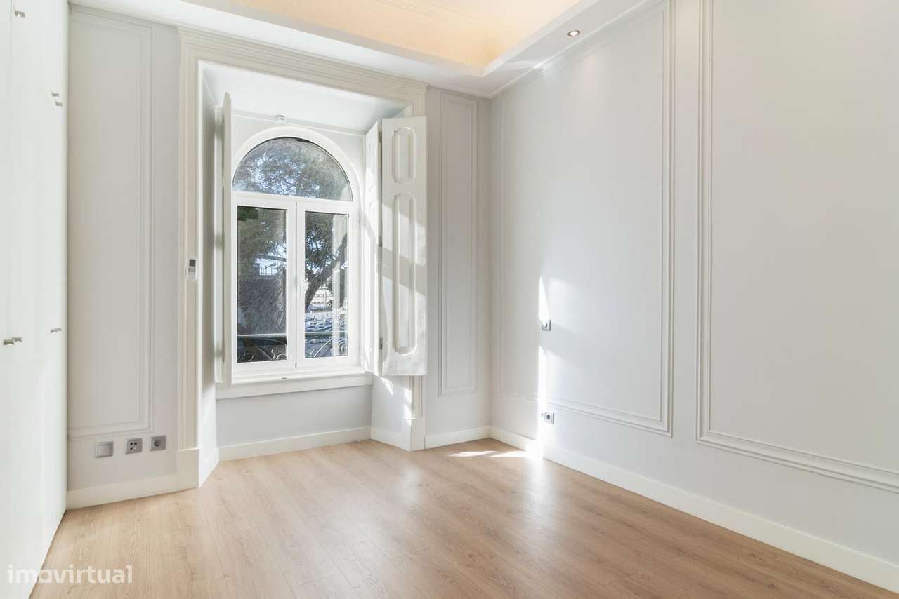 Apartamento T4 com varanda, Avenidas Novas, Lisboa - Grande imagem: 3/25