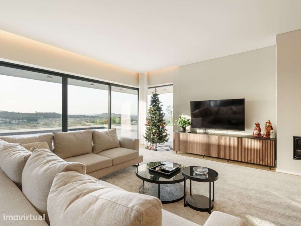 Moradia térrea V4+1 com piscina, ginásio e vistas panorâmicas sobre...-16