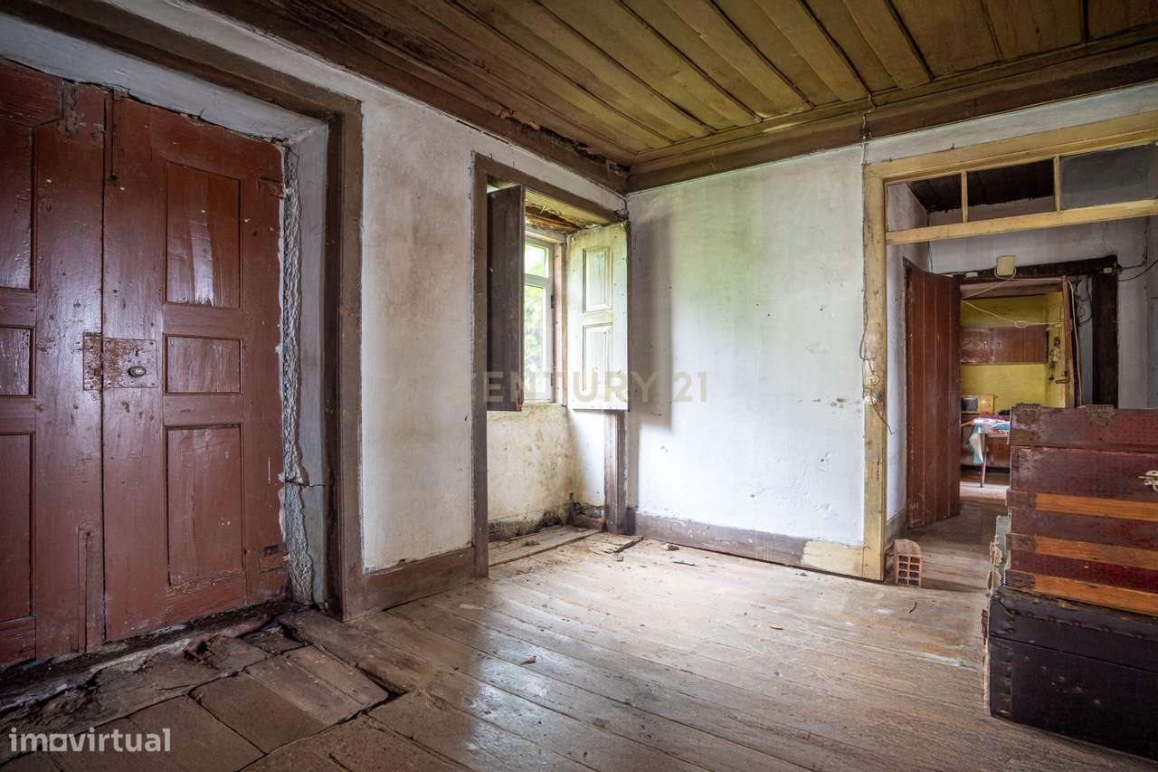 Moradia para recuperar - Grande imagem: 4/22