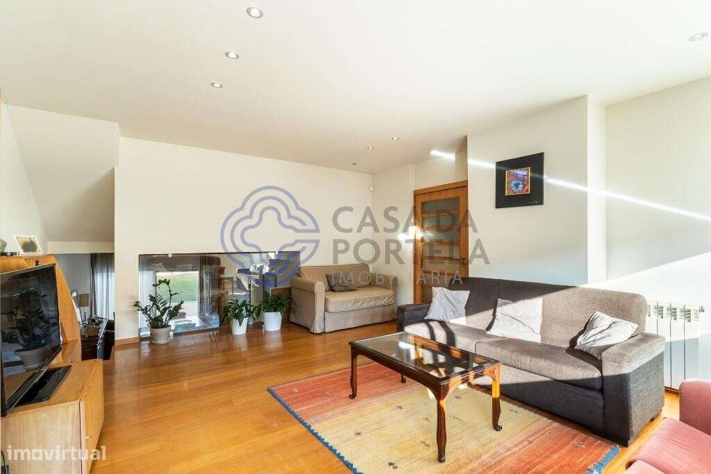 Moradia T3 Contemporânea com Jardim e Terraço | Senhora da Hora - Grande imagem: 5/40