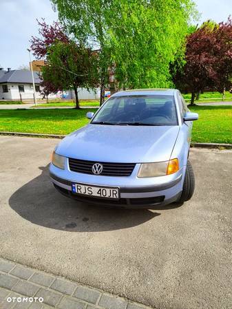 Volkswagen Passat 1.9 TDI - 1