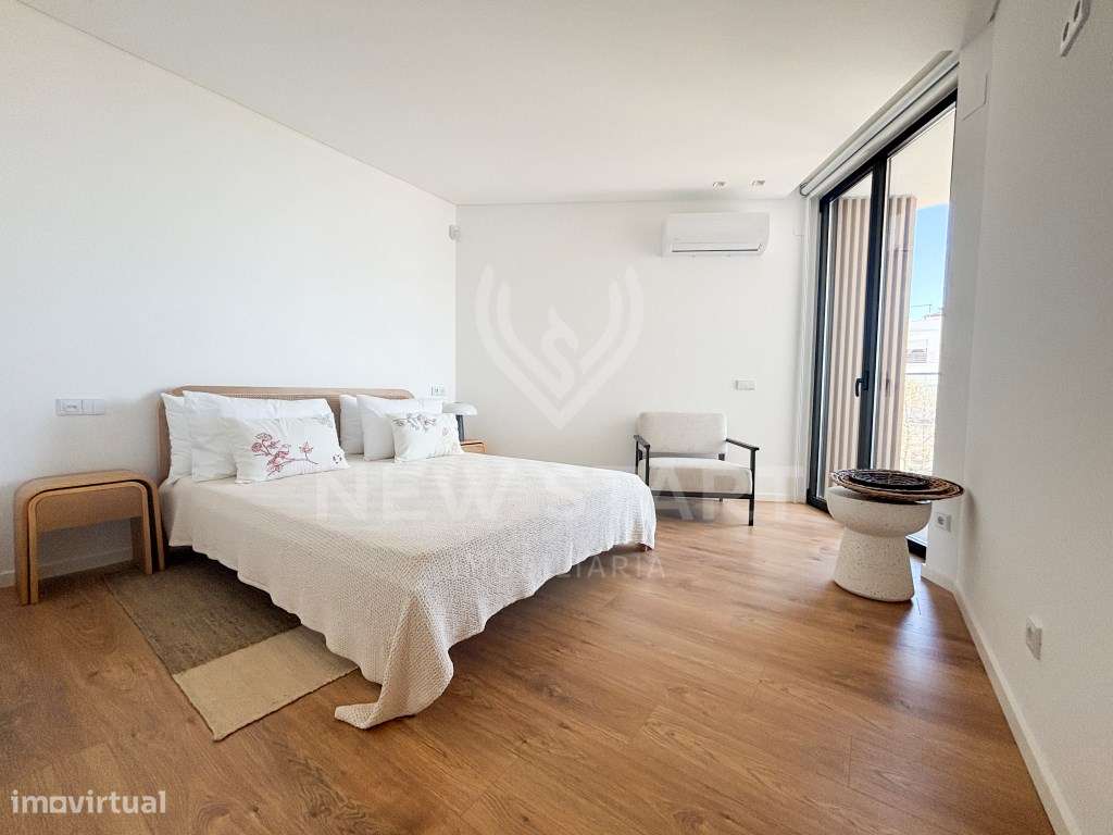 Apartamento T2 novo, garagem, piscinas, vista mar, Del Mar em Olhão-11