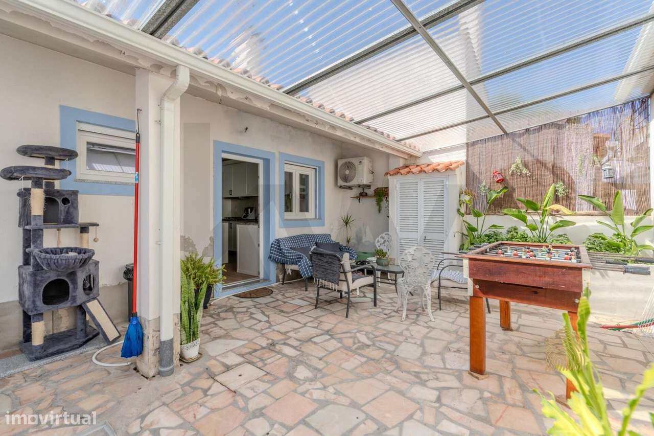 Moradia T4 remodelada com jardim, terraço e garagem | Vendas Novas-16