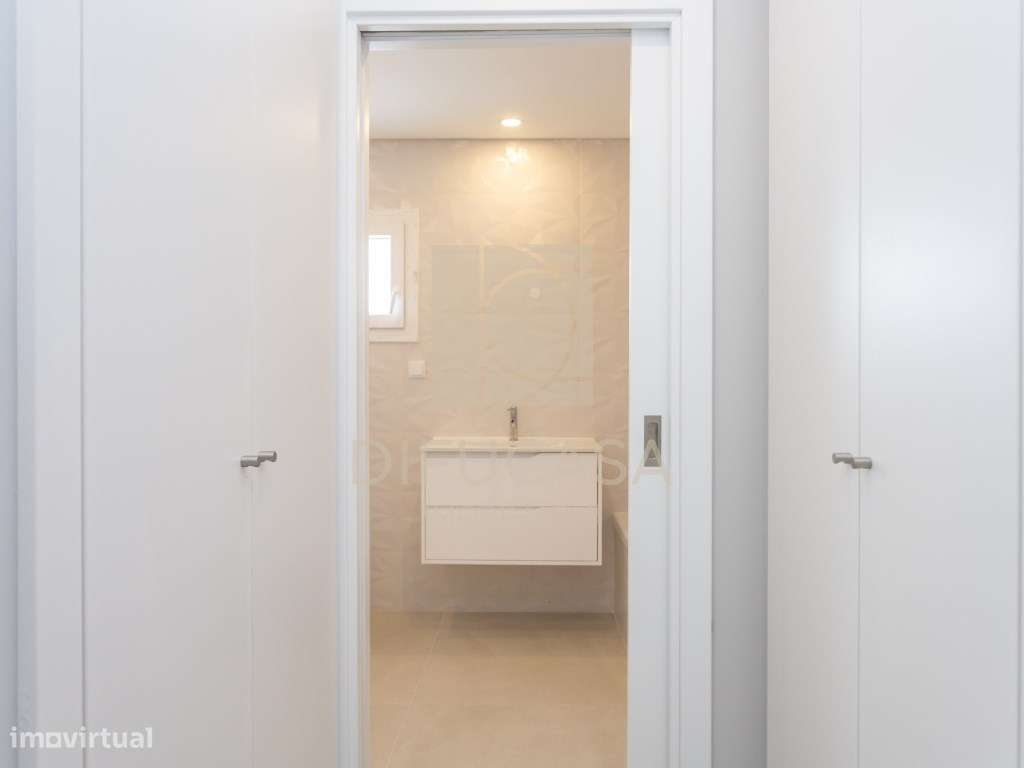 R235 - Moradia T4 Pronta Habitar Centro de Fernão Ferro-20