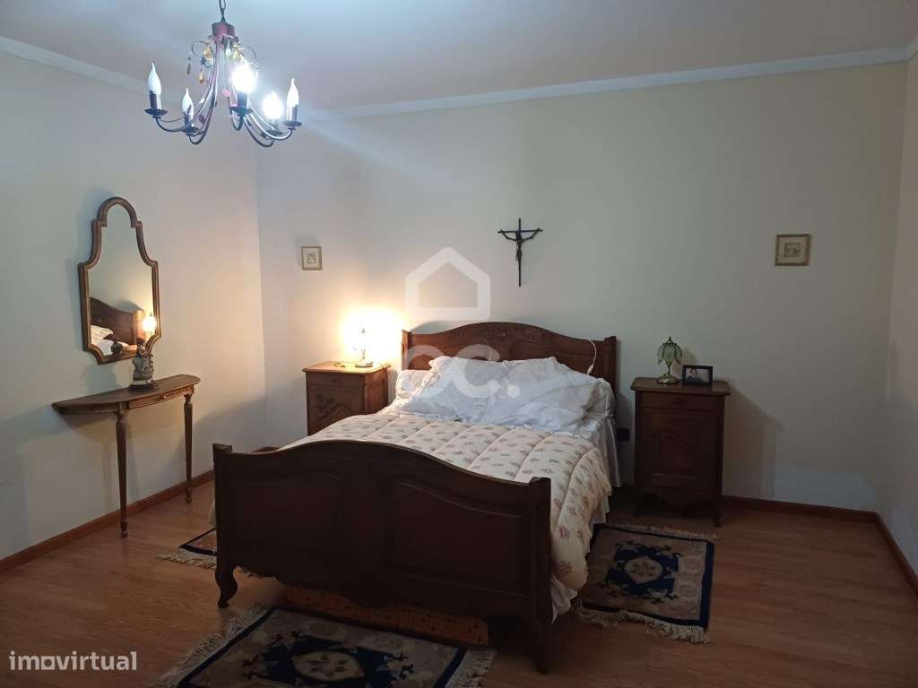 Moradia Bi-familiar T5+T2 em Palmeira, Santo Tirso-42