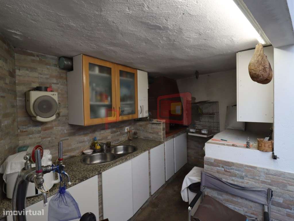 MORADIA CENTRO MONTIJO-7