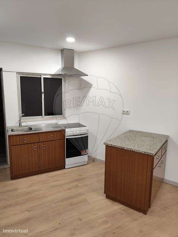 Moradia T2 para venda - Grande imagem: 2/13