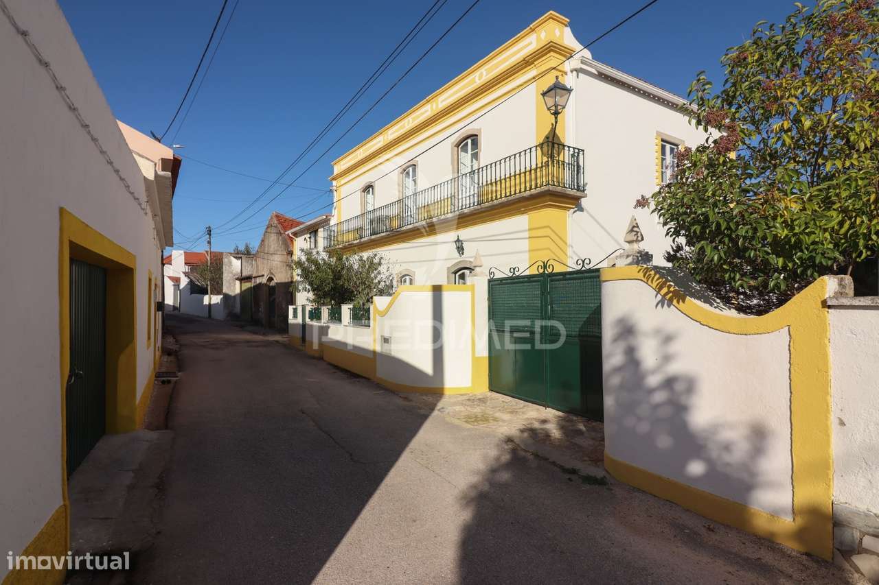 Moradia T5 com piscina, em terreno de 720m2 na Labrugeira (Alenquer) - Grande imagem: 5/39