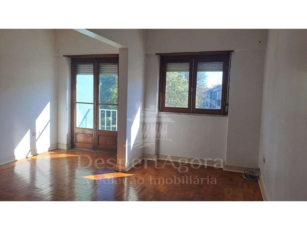 T3 com Garagem Perto da estação e escolas-10