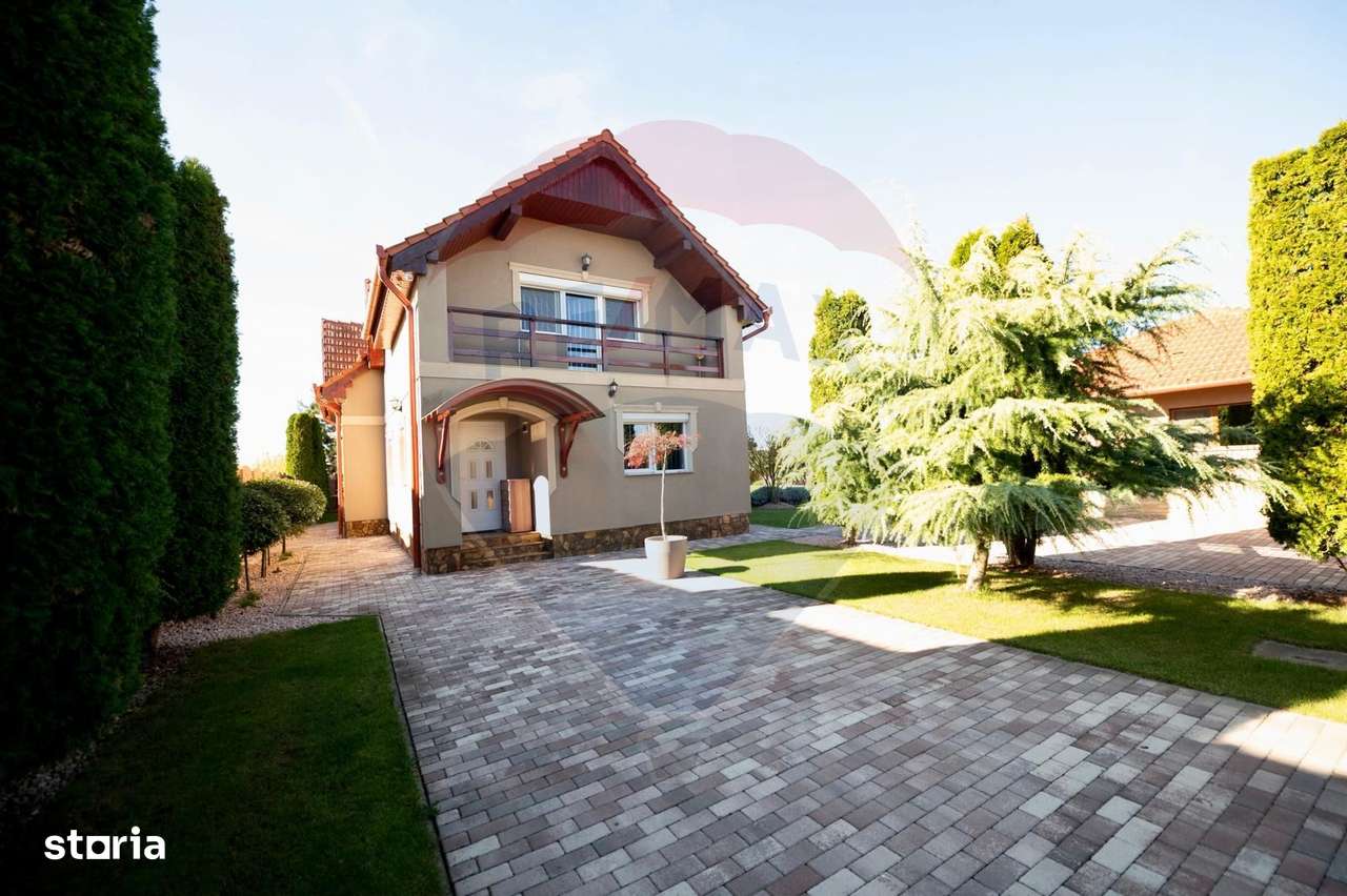 Casă / Vilă cu 5 camere de vânzare cu teren 2687mp in Madaras-3