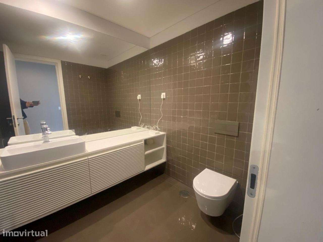 Magnífico T4 C/ 2 Suites/Garagem+2L. Garagem/a 100m da praia/Canidelo-12
