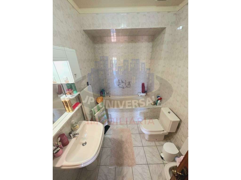 MORADIA T6 VENDA COM ESPAÇO COMERCIAL E RESIDENCIAL , A 10 MINUTOS ...-12